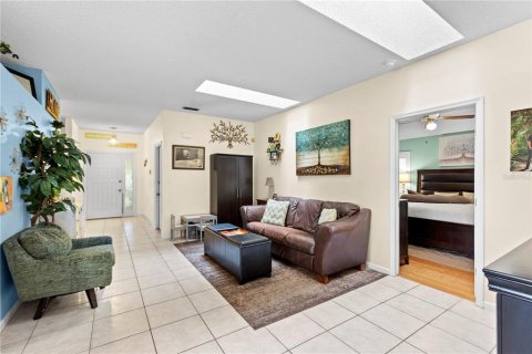 House in Apopka, Florida 3 bedrooms, 151.62 sq.m. № 2203511 - photo 6
