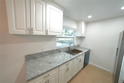 House in Orlando, Florida 3 bedrooms, 95.88 sq.m. № 1782970 - photo 6