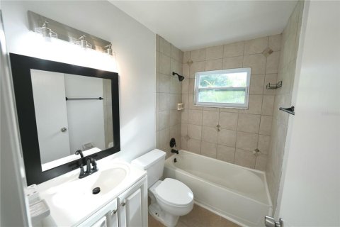 House in Orlando, Florida 3 bedrooms, 95.88 sq.m. № 1782970 - photo 16