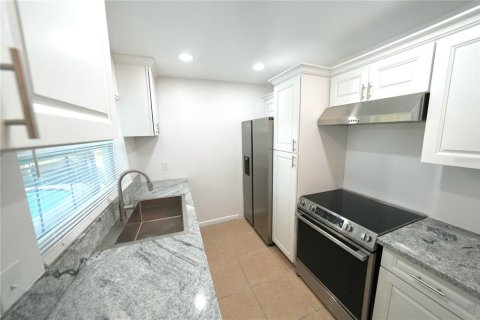 House in Orlando, Florida 3 bedrooms, 95.88 sq.m. № 1782970 - photo 5