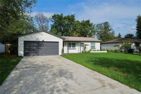 House in Orlando, Florida 3 bedrooms, 95.88 sq.m. № 1782970 - photo 2
