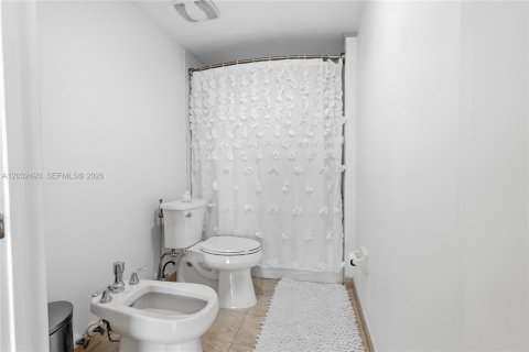 Купить кондоминиум в Майами, Флорида 2 спальни, 93.74м2, № 2146520 - фото 20