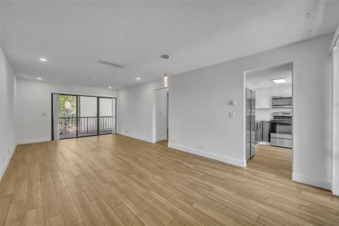 Copropriété à louer à Winter Springs, Floride: 2 chambres, 90.3 m2 № 2101902 - photo 4