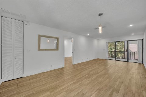 Copropriété à louer à Winter Springs, Floride: 2 chambres, 90.3 m2 № 2101902 - photo 5