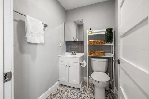 House in Saint Petersburg, Florida 4 bedrooms, 133.41 sq.m. № 1875805 - photo 22
