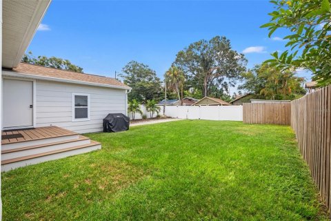 House in Saint Petersburg, Florida 4 bedrooms, 133.41 sq.m. № 1875805 - photo 26