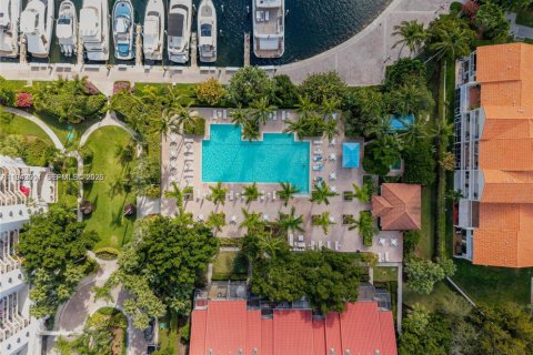 Condo in Aventura, Florida, 2 bedrooms  № 1999111 - photo 30