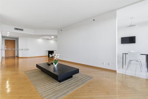 Condo in Aventura, Florida, 2 bedrooms  № 1999111 - photo 5