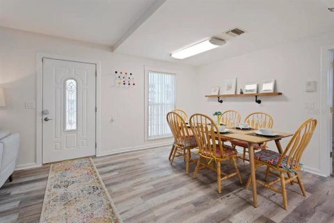 Casa en alquiler en Gulfport, Florida, 5 dormitorios, 298.59 m2 № 1916753 - foto 9