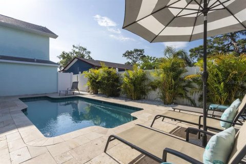 Casa en alquiler en Gulfport, Florida, 5 dormitorios, 298.59 m2 № 1916753 - foto 25