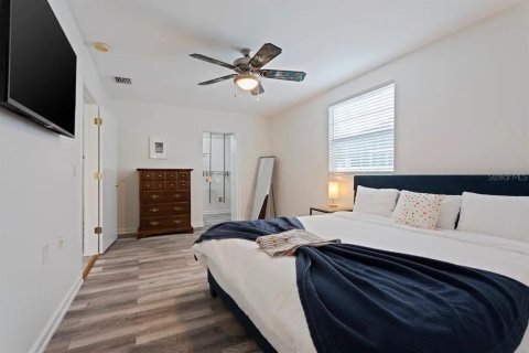 Casa en alquiler en Gulfport, Florida, 5 dormitorios, 298.59 m2 № 1916753 - foto 11