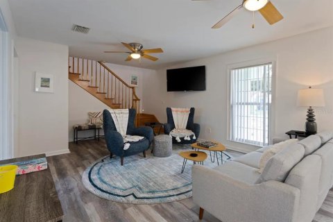 Casa en alquiler en Gulfport, Florida, 5 dormitorios, 298.59 m2 № 1916753 - foto 4