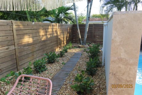 Casa en venta en Miami, Florida, 4 dormitorios, 171.59 m2 № 1731863 - foto 10