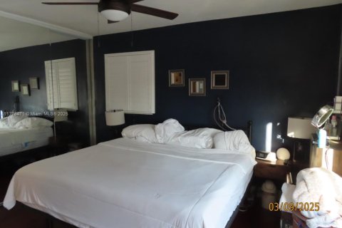 Casa en venta en Miami, Florida, 4 dormitorios, 171.59 m2 № 1731863 - foto 16