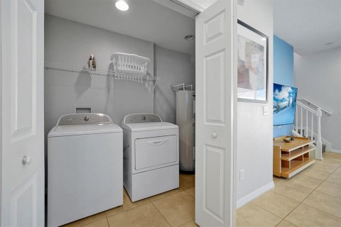 Adosado en alquiler en Kissimmee, Florida, 2 dormitorios, 107.86 m2 № 1688267 - foto 15