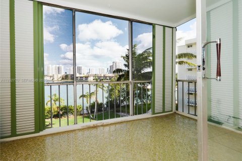 Condominio en venta en Aventura, Florida, 1 dormitorio, 71.35 m2 № 1991512 - foto 26
