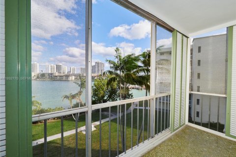 Condominio en venta en Aventura, Florida, 1 dormitorio, 71.35 m2 № 1991512 - foto 28