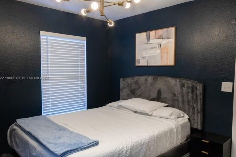 Снять в аренду виллу или дом в Майами, Флорида 3 спальни, 101.45м2, № 1991458 - фото 4