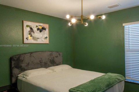 Снять в аренду виллу или дом в Майами, Флорида 3 спальни, 101.45м2, № 1991458 - фото 11