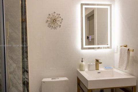 Снять в аренду виллу или дом в Майами, Флорида 3 спальни, 101.45м2, № 1991458 - фото 16