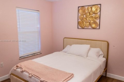 Снять в аренду виллу или дом в Майами, Флорида 3 спальни, 101.45м2, № 1991458 - фото 9