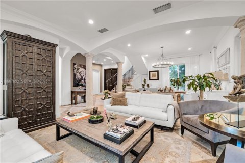 Villa ou maison à vendre à Miami, Floride: 4 chambres, 290.51 m2 № 2081432 - photo 16