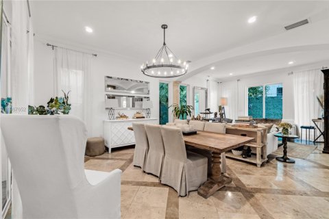 Villa ou maison à vendre à Miami, Floride: 4 chambres, 290.51 m2 № 2081432 - photo 12