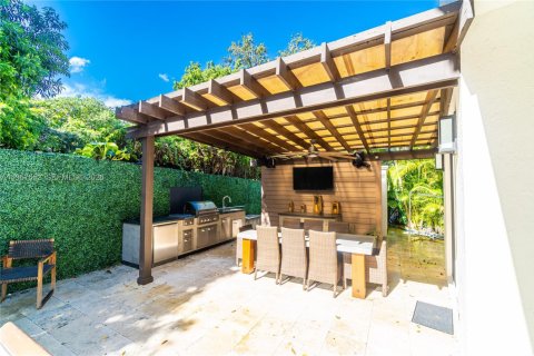 Villa ou maison à vendre à Miami, Floride: 4 chambres, 290.51 m2 № 2081432 - photo 7