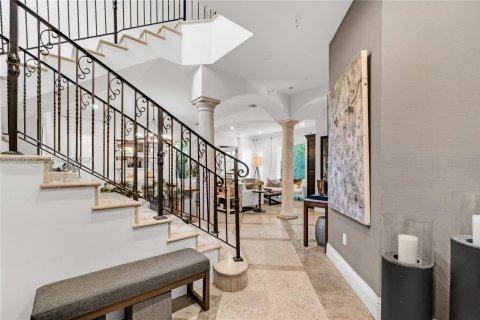 Villa ou maison à vendre à Miami, Floride: 4 chambres, 290.51 m2 № 2081432 - photo 10