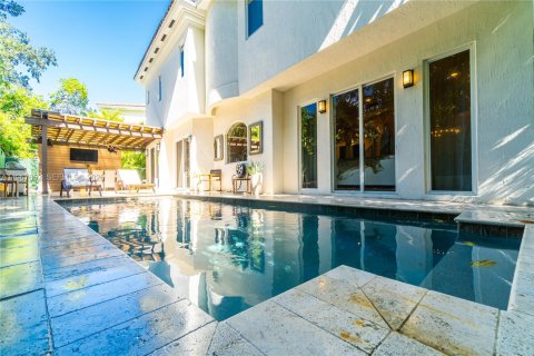 Villa ou maison à vendre à Miami, Floride: 4 chambres, 290.51 m2 № 2081432 - photo 4