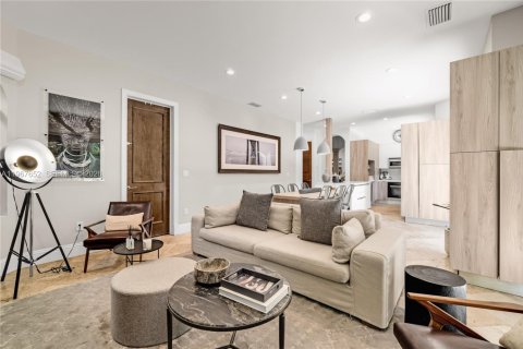 Villa ou maison à vendre à Miami, Floride: 4 chambres, 290.51 m2 № 2081432 - photo 26