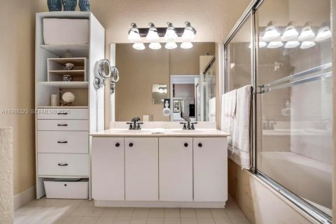 Villa ou maison à vendre à Pembroke Pines, Floride: 3 chambres, 118.73 m2 № 2066216 - photo 16