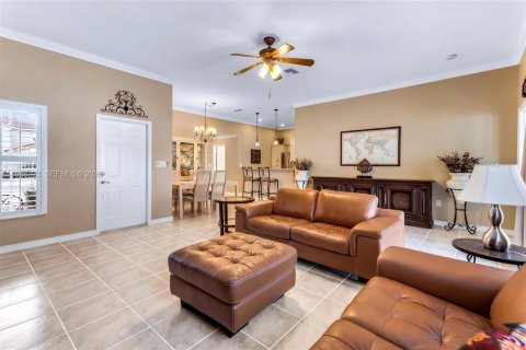 Villa ou maison à vendre à Pembroke Pines, Floride: 3 chambres, 118.73 m2 № 2066216 - photo 5