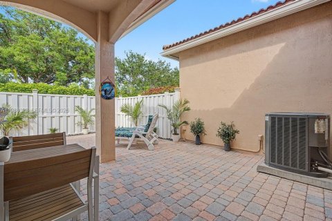 Villa ou maison à vendre à Pembroke Pines, Floride: 3 chambres, 118.73 m2 № 2066216 - photo 23