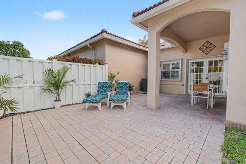 Villa ou maison à vendre à Pembroke Pines, Floride: 3 chambres, 118.73 m2 № 2066216 - photo 25