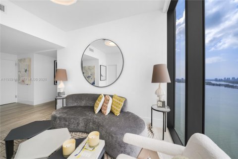 Condominio en alquiler en Miami, Florida, 4 dormitorios, 306.39 m2 № 1997257 - foto 6