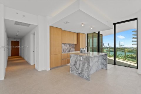 Condominio en venta en Miami Beach, Florida, 2 dormitorios, 140.84 m2 № 1958942 - foto 2