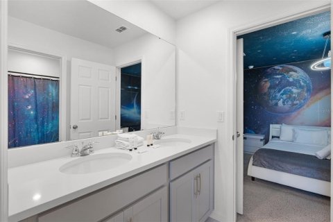 Casa en venta en Kissimmee, Florida, 6 dormitorios, 277.5 m2 № 1807967 - foto 18