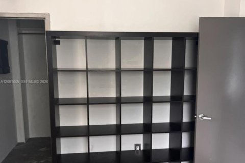 Condo in Miami Beach, Florida, 2 bedrooms  № 2067639 - photo 12