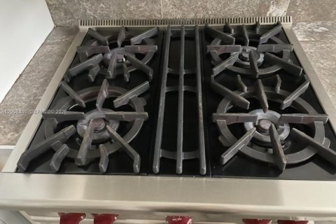 Condo in Miami Beach, Florida, 2 bedrooms  № 2067639 - photo 21