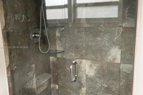 Condo in Miami Beach, Florida, 2 bedrooms  № 2067639 - photo 22