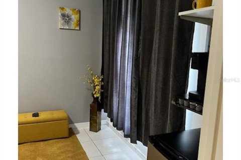 Casa en alquiler en Kissimmee, Florida, 5 dormitorios, 172.89 m2 № 1843388 - foto 9