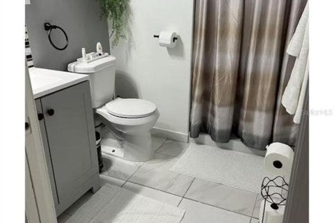 Casa en alquiler en Kissimmee, Florida, 5 dormitorios, 172.89 m2 № 1843388 - foto 14