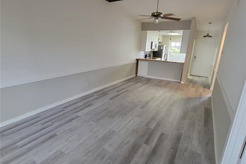 House in Saint Petersburg, Florida 2 bedrooms, 88.81 sq.m. № 1903523 - photo 28