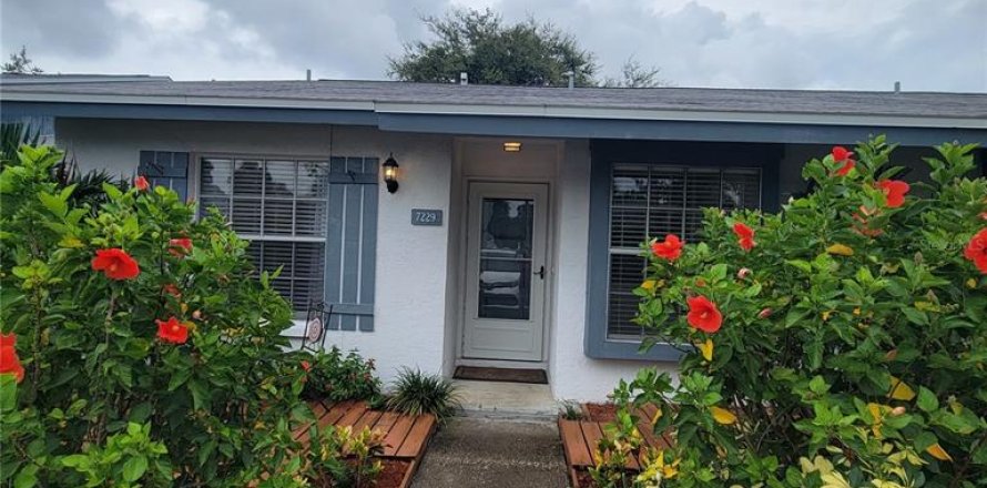House in Saint Petersburg, Florida 2 bedrooms, 88.81 sq.m. № 1903523