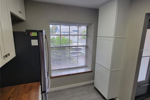 House in Saint Petersburg, Florida 2 bedrooms, 88.81 sq.m. № 1903523 - photo 9