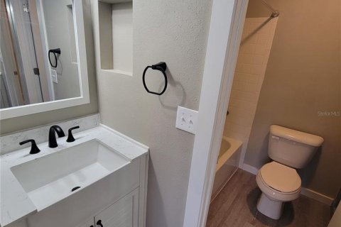 House in Saint Petersburg, Florida 2 bedrooms, 88.81 sq.m. № 1903523 - photo 20