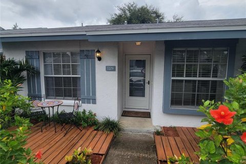 House in Saint Petersburg, Florida 2 bedrooms, 88.81 sq.m. № 1903523 - photo 5