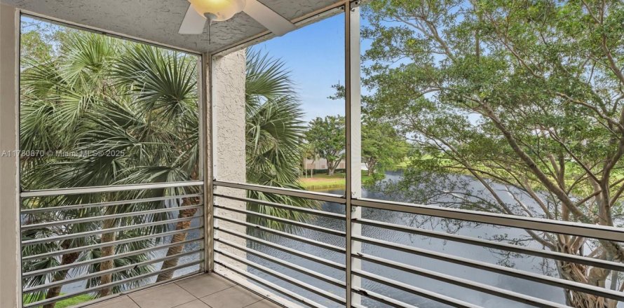 Condominio en Davie, Florida, 2 dormitorios № 1635674