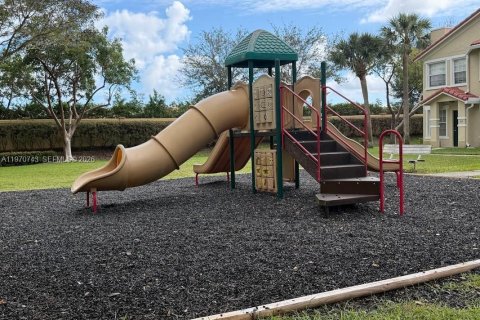 Condominio en venta en North Lauderdale, Florida, 2 dormitorios, 101.08 m2 № 2031445 - foto 26